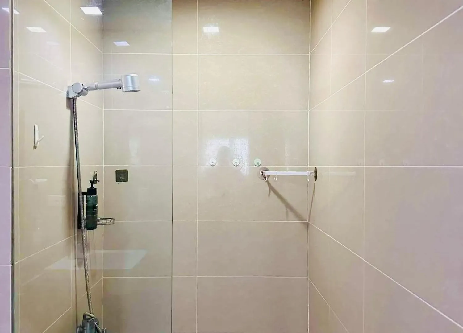 Cozi 2 Bedroom Serene Uptown Condo Grand Hyatt Bgc Manila Apartment