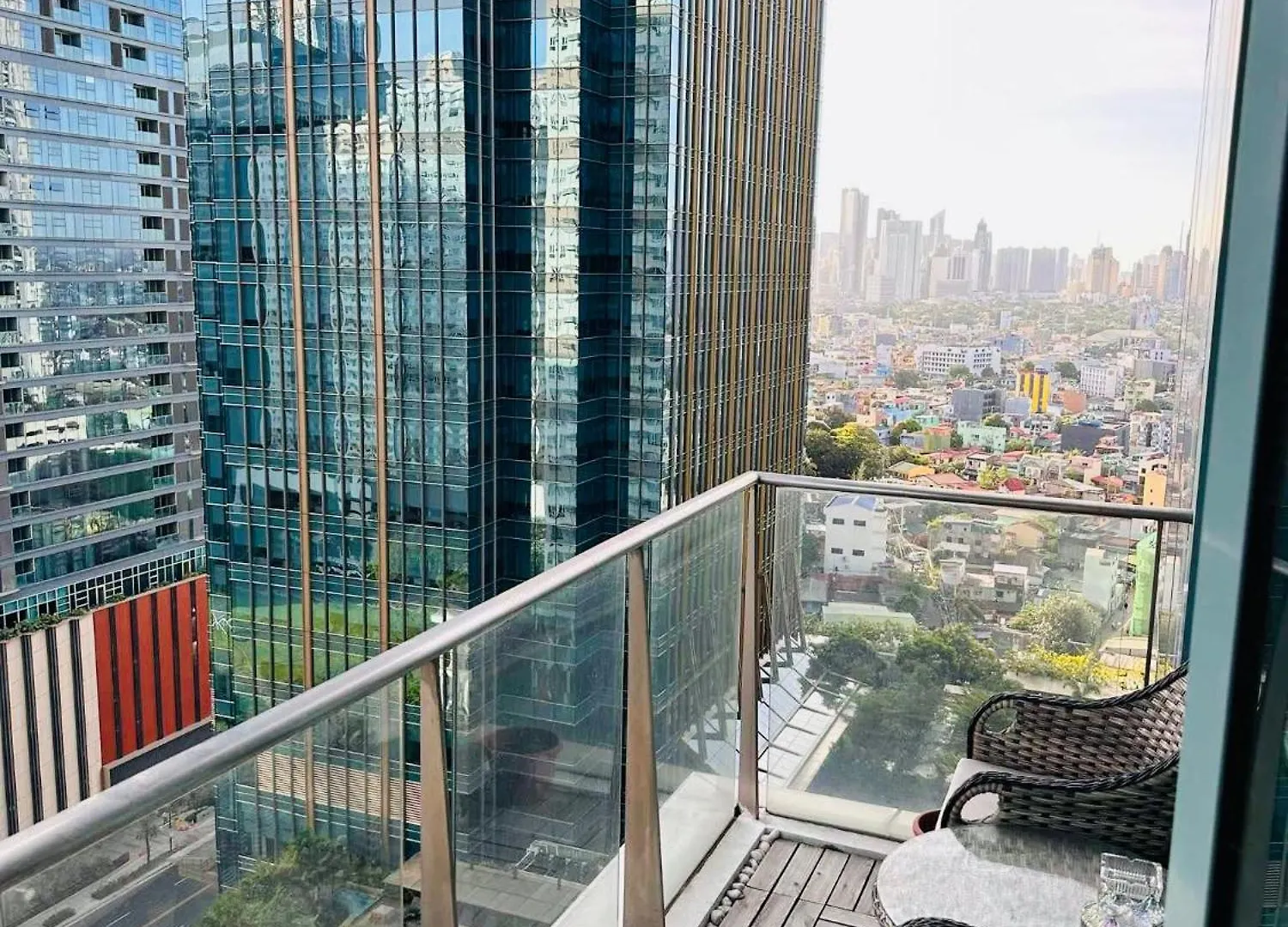 Cozi 2 Bedroom Serene Uptown Condo Grand Hyatt Bgc Manila